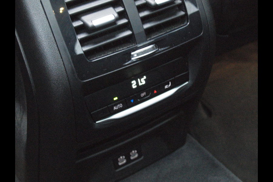 BMW iX3 Executive 80 kWh | Panoramadak | Camera | Apple Carplay | Sfeerverlichting |