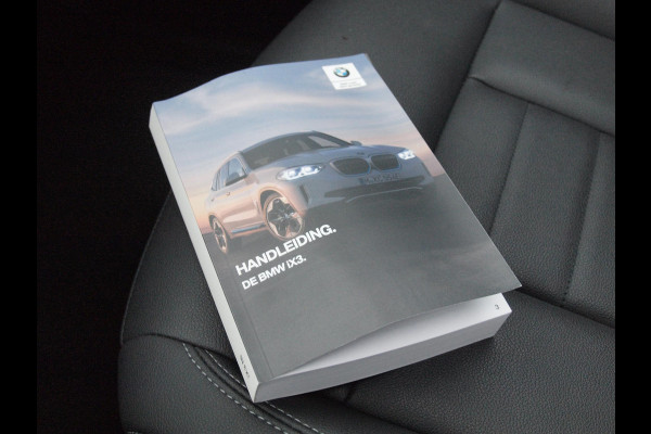 BMW iX3 Executive 80 kWh | Panoramadak | Camera | Apple Carplay | Sfeerverlichting |