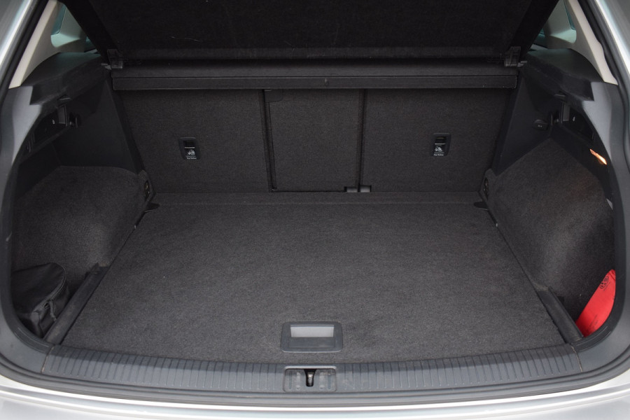 Volkswagen Tiguan 1.4 TSI 150pk DSG R-line | Camera | Trekhaak