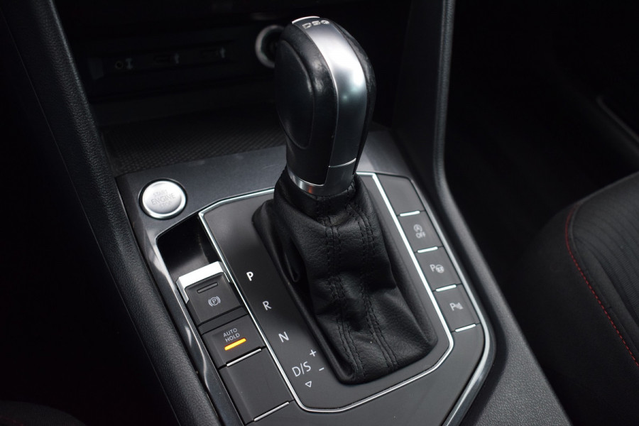Volkswagen Tiguan 1.4 TSI 150pk DSG R-line | Camera | Trekhaak