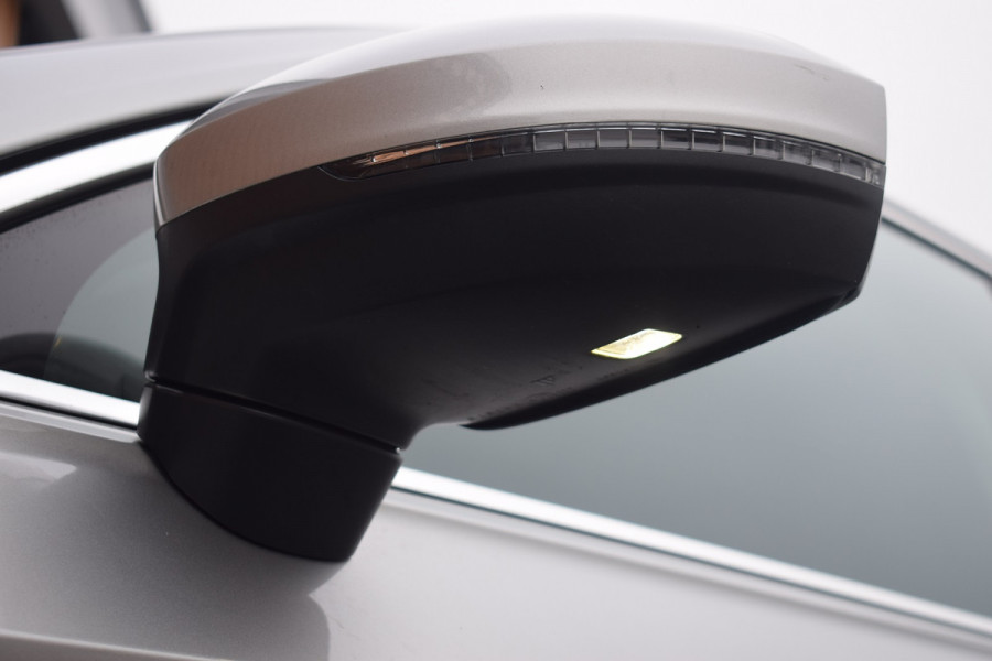 Volkswagen Tiguan 1.4 TSI 150pk DSG R-line | Camera | Trekhaak