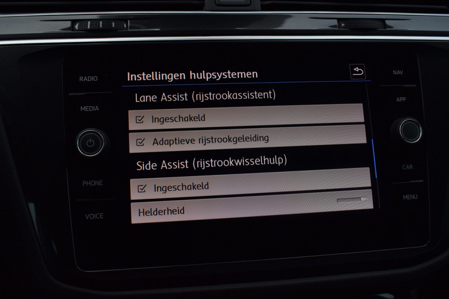 Volkswagen Tiguan 1.4 TSI 150pk DSG R-line | Camera | Trekhaak