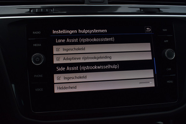 Volkswagen Tiguan 1.4 TSI 150pk DSG R-line | Camera | Trekhaak