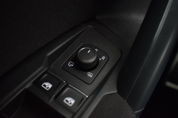 Volkswagen Tiguan 1.4 TSI 150pk DSG R-line | Camera | Trekhaak