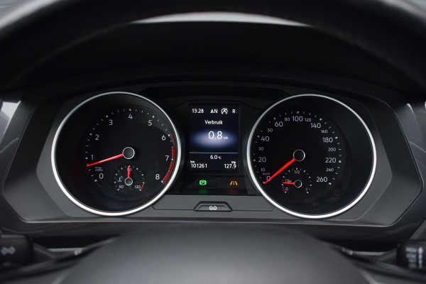Volkswagen Tiguan 1.4 TSI 150pk DSG R-line | Camera | Trekhaak