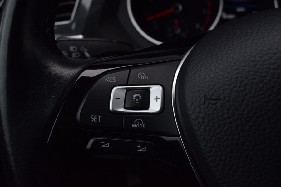 Volkswagen Tiguan 1.4 TSI 150pk DSG R-line | Camera | Trekhaak