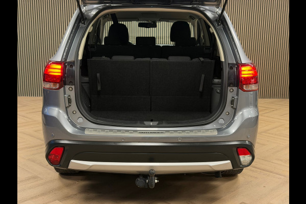 Mitsubishi Outlander 2.0 Executive Edition 7 PERS AUT. TREKHAAK KEYLESS-GO CAMERA NAVIGATIE AIRCO CRUISE PDC START/STOP