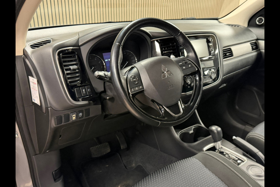 Mitsubishi Outlander 2.0 Executive Edition 7 PERS AUT. TREKHAAK KEYLESS-GO CAMERA NAVIGATIE AIRCO CRUISE PDC START/STOP