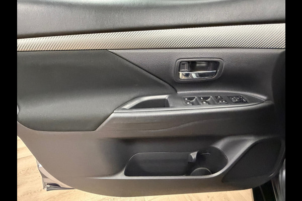 Mitsubishi Outlander 2.0 Executive Edition 7 PERS AUT. TREKHAAK KEYLESS-GO CAMERA NAVIGATIE AIRCO CRUISE PDC START/STOP