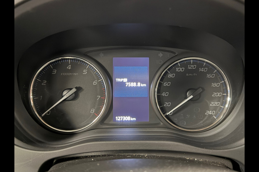 Mitsubishi Outlander 2.0 Executive Edition 7 PERS AUT. TREKHAAK KEYLESS-GO CAMERA NAVIGATIE AIRCO CRUISE PDC START/STOP