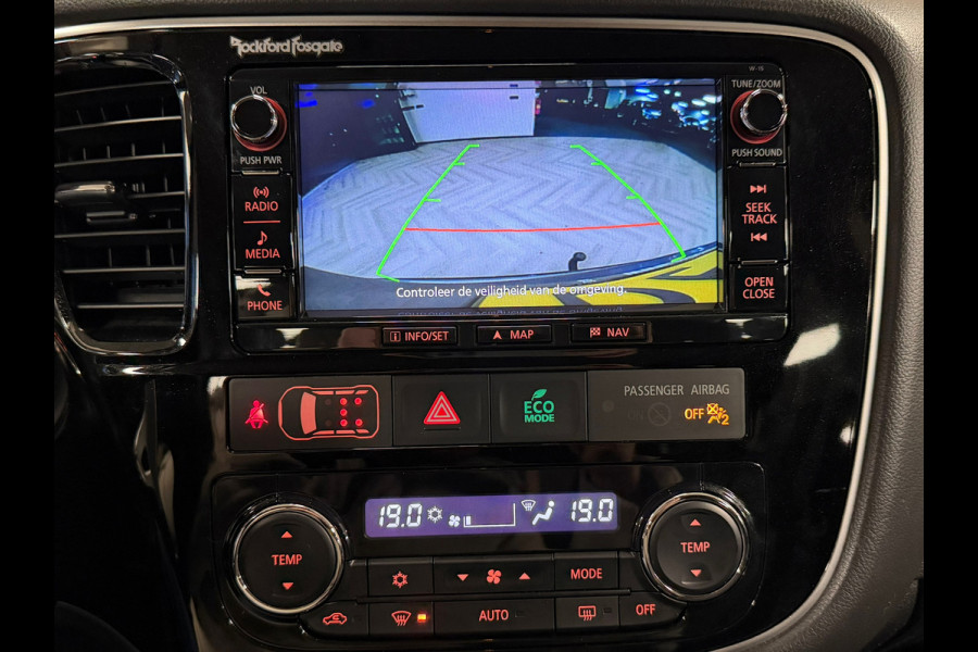 Mitsubishi Outlander 2.0 Executive Edition 7 PERS AUT. TREKHAAK KEYLESS-GO CAMERA NAVIGATIE AIRCO CRUISE PDC START/STOP