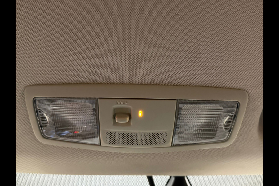 Mitsubishi Outlander 2.0 Executive Edition 7 PERS AUT. TREKHAAK KEYLESS-GO CAMERA NAVIGATIE AIRCO CRUISE PDC START/STOP