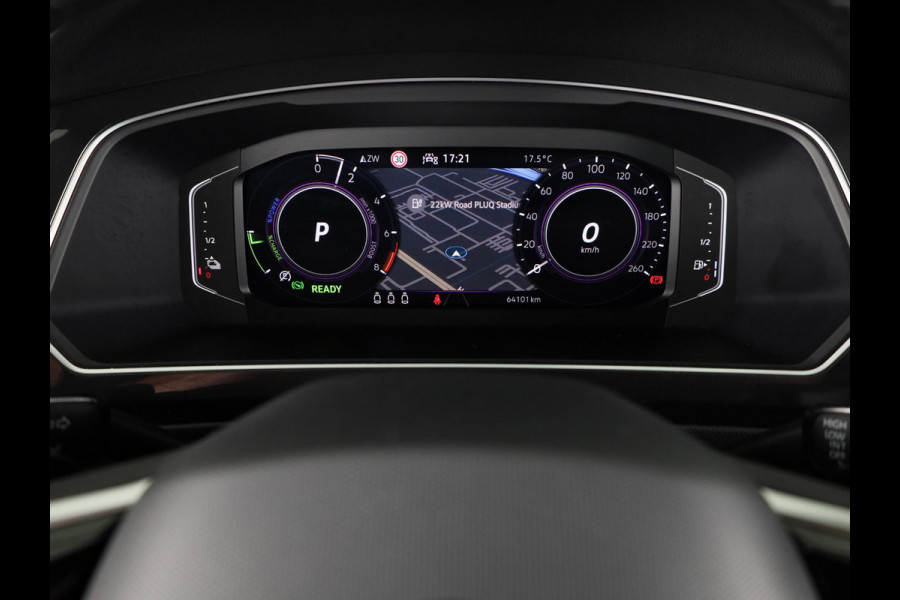 Volkswagen Tiguan 1.4 TSI eHybrid R-Line Business 245PK PHEV | 360 graden camera | Stoel- en stuurverwarming | Multimedia Plus | Assistentie pakket
