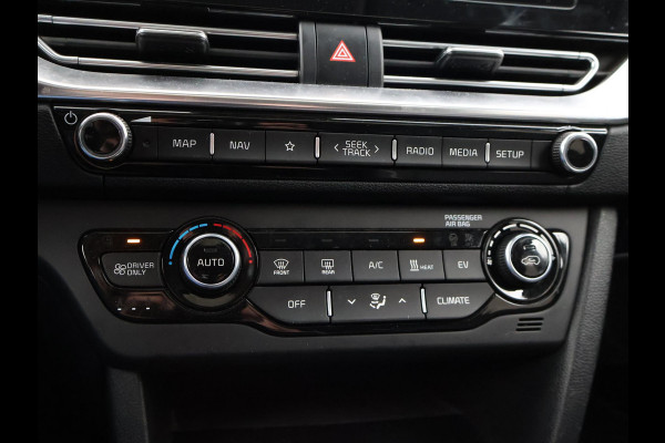 Kia e-Niro DYNAMICPLUSLINE 64 kWh + SCHUIFDAK | CARPLAY | CAMERA | STOEL/STUUURWIELVERW.