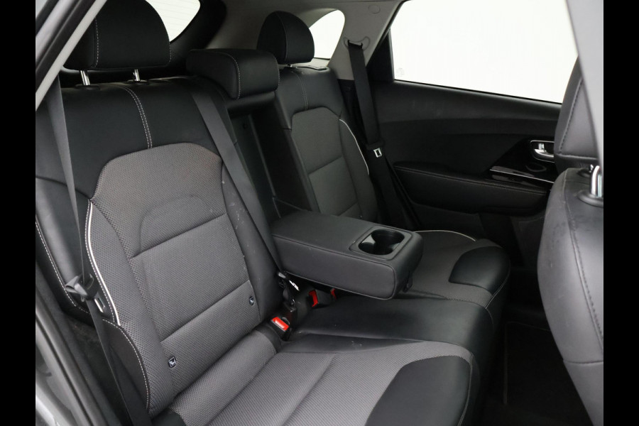 Kia e-Niro DYNAMICPLUSLINE 64 kWh + SCHUIFDAK | CARPLAY | CAMERA | STOEL/STUUURWIELVERW.