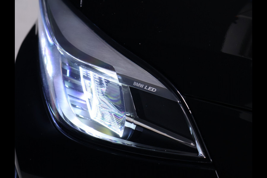 BMW 1-serie 118i Sport Line [APPLE CARPLAY, ANDROID AUTO, CRUISE CONTROL, PDC V+A , AUTOMATISCHE AIRCO, LANE ASSIST, BMW LED, NIEUWSTAAT]