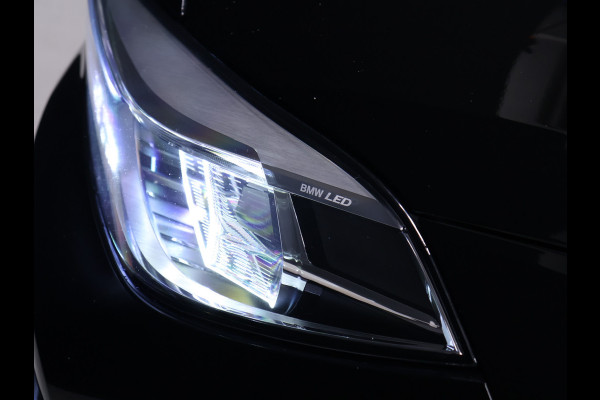 BMW 1-serie 118i Sport Line [APPLE CARPLAY, ANDROID AUTO, CRUISE CONTROL, PDC V+A , AUTOMATISCHE AIRCO, LANE ASSIST, BMW LED, NIEUWSTAAT]