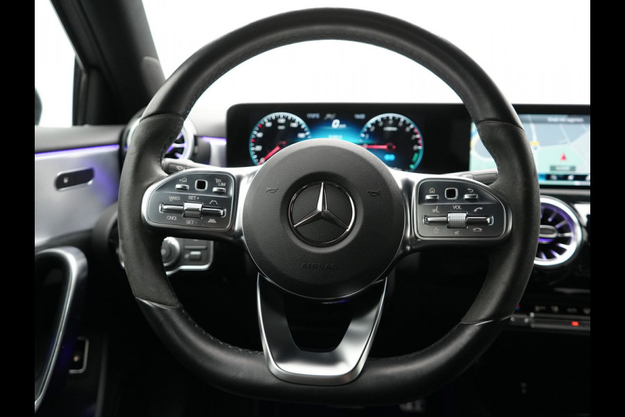 Mercedes-Benz A-Klasse 250 e Business Solution AMG Limited Plug In Hybrid 218pk PHEV | Adaptive Cruise | Head Up | Multi Beam LED | Alcantara Sportstoelen Verwarmd | Night Pakket | Sfeerverlichting | MBUX | Apple Carplay | Widescreen Navi | 19"L.M | Mountaingrau Magno |