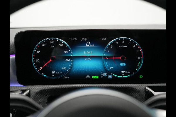 Mercedes-Benz A-Klasse 250 e Business Solution AMG Limited Plug In Hybrid 218pk PHEV | Adaptive Cruise | Head Up | Multi Beam LED | Alcantara Sportstoelen Verwarmd | Night Pakket | Sfeerverlichting | MBUX | Apple Carplay | Widescreen Navi | 19"L.M | Mountaingrau Magno |