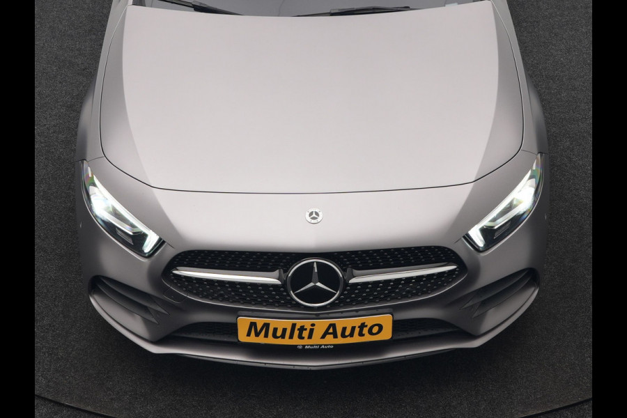 Mercedes-Benz A-Klasse 250 e Business Solution AMG Limited Plug In Hybrid 218pk PHEV | Adaptive Cruise | Head Up | Multi Beam LED | Alcantara Sportstoelen Verwarmd | Night Pakket | Sfeerverlichting | MBUX | Apple Carplay | Widescreen Navi | 19"L.M | Mountaingrau Magno |
