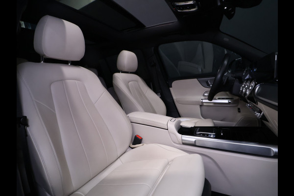 Mercedes-Benz Glb 200 Business Solution Luxury 7p. [SCHUIFKANTELDAK, MEMORY SEATS, BLUETOOTH TELEFOON, STOELVERWARMING, CRUISE CONTROL, ACHTERUITRIJCAMERA, PDC V+A, NIEUWSTAAT]
