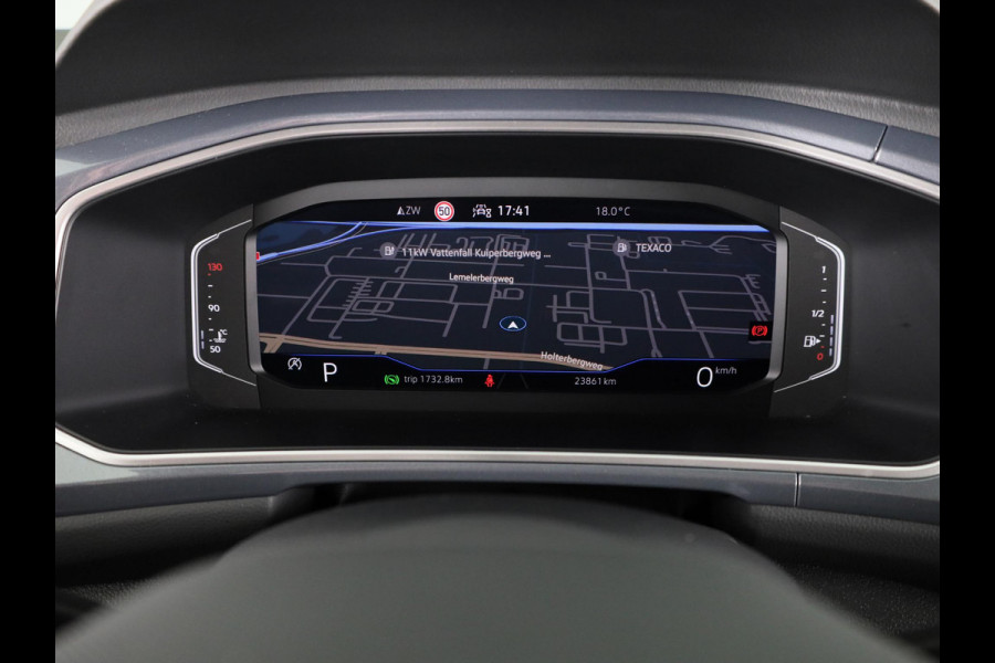 Volkswagen T-Roc 1.5 TSI Style 150 pk Automaat (DSG) | Navigatie | Trekhaak (afneembaar) | Parkeersensoren (Park assist) | Adaptieve cruise control | Stoelverwarming |