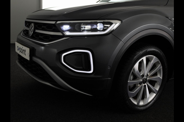 Volkswagen T-Roc 1.5 TSI Style 150 pk Automaat (DSG) | Navigatie | Trekhaak (afneembaar) | Parkeersensoren (Park assist) | Adaptieve cruise control | Stoelverwarming |
