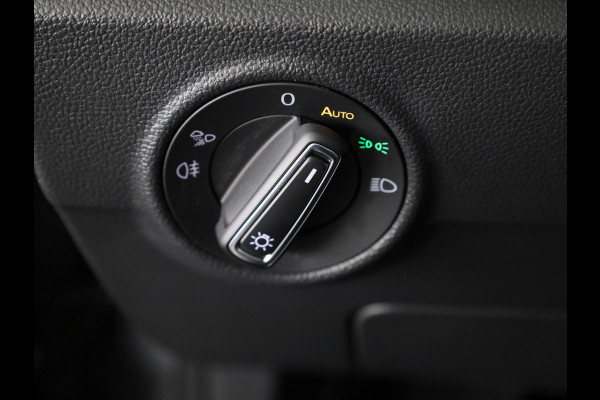 Volkswagen T-Roc 1.5 TSI Style 150 pk Automaat (DSG) | Navigatie | Trekhaak (afneembaar) | Parkeersensoren (Park assist) | Adaptieve cruise control | Stoelverwarming |