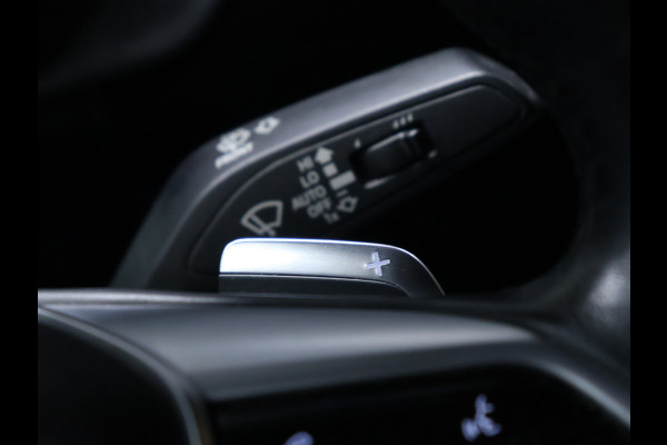 Audi e-tron Sportback 55 quattro edition 95 kWh [ADAPTIVE CRUISE CONTROL, BLUETOOTH TELEFOON, PDC V+A, CLIMATE CONTROL, LANE ASSIST, LED KOPLAMPEN, NIEUWSTAAT]