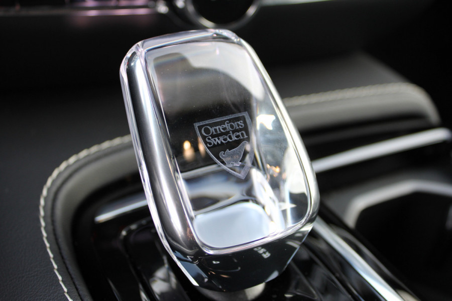 Volvo V60 2.0 T6 Plug-in hybrid AWD Plus Dark | Camera | Elektrische achterklep | Leder | Memory