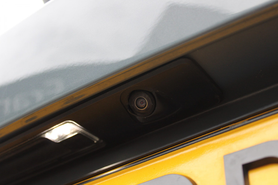 Volvo V60 2.0 T6 Plug-in hybrid AWD Plus Dark | Camera | Elektrische achterklep | Leder | Memory