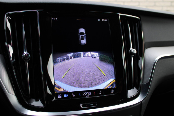 Volvo V60 2.0 T6 Plug-in hybrid AWD Plus Dark | Camera | Elektrische achterklep | Leder | Memory