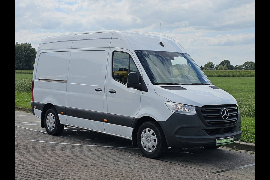 Mercedes-Benz Sprinter 314 2.2 CDI L2H2 Airco Mbux Trekhaak Camera Navi Euro6 143 PK!