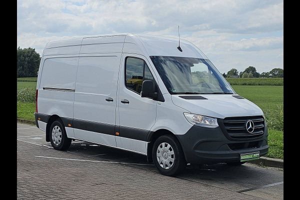 Mercedes-Benz Sprinter 314 2.2 CDI L2H2 Airco Mbux Trekhaak Camera Navi Euro6 143 PK!
