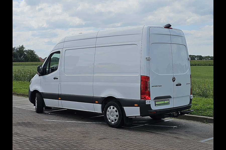 Mercedes-Benz Sprinter 314 2.2 CDI L2H2 Airco Mbux Trekhaak Camera Navi Euro6 143 PK!