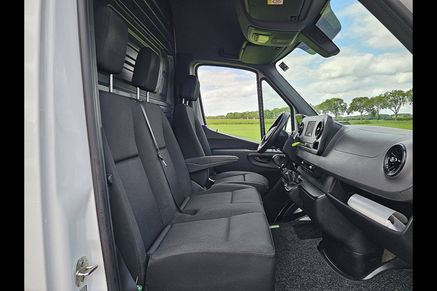 Mercedes-Benz Sprinter 314 2.2 CDI L2H2 Airco Mbux Trekhaak Camera Navi Euro6 143 PK!