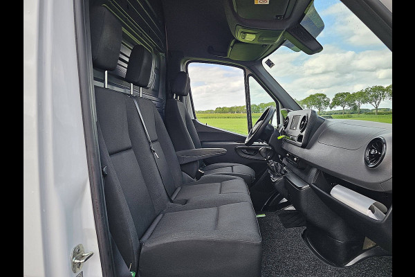 Mercedes-Benz Sprinter 314 2.2 CDI L2H2 Airco Mbux Trekhaak Camera Navi Euro6 143 PK!