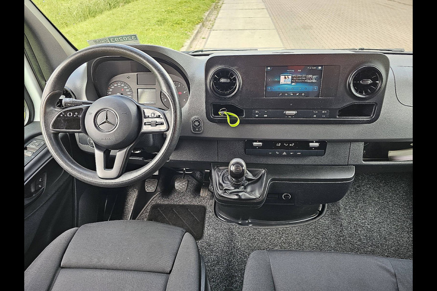 Mercedes-Benz Sprinter 314 2.2 CDI L2H2 Airco Mbux Trekhaak Camera Navi Euro6 143 PK!