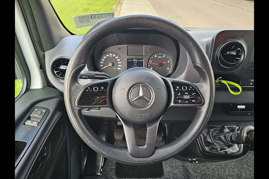 Mercedes-Benz Sprinter 314 2.2 CDI L2H2 Airco Mbux Trekhaak Camera Navi Euro6 143 PK!