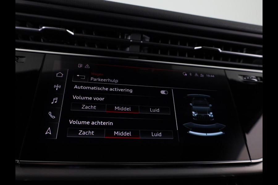Audi Q8 55 TFSI e quattro Pro Line S 380pk | Panoramadak | Adaptieve cruise controle | Lederen bekleding | Geheugen bestuurderstoel