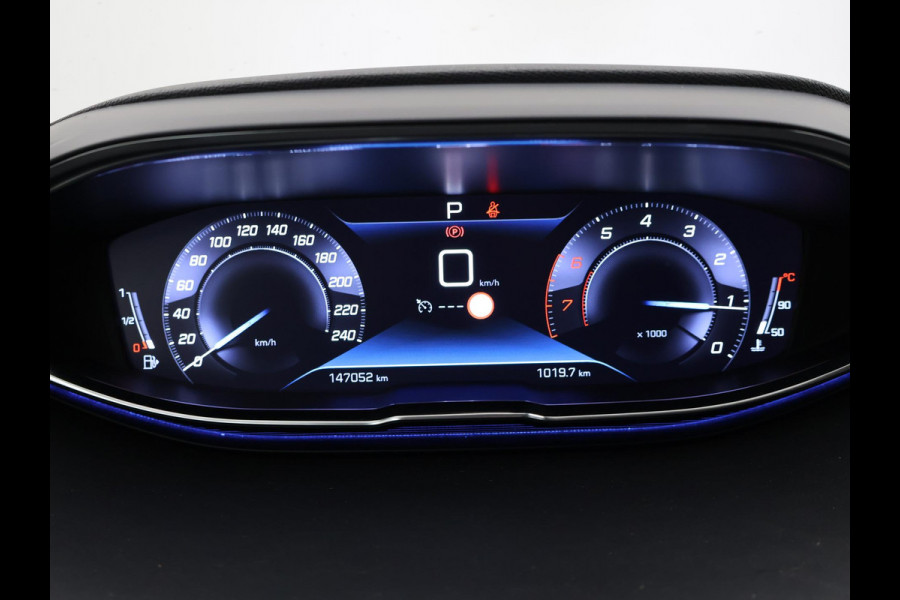 Peugeot 3008 1.2 PT 130 PK AUT. + TREKHAAK | 18 INCH | CAMERA | APPLE CARPLAY