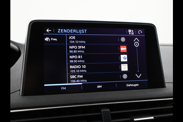 Peugeot 3008 1.2 PT 130 PK AUT. + TREKHAAK | 18 INCH | CAMERA | APPLE CARPLAY