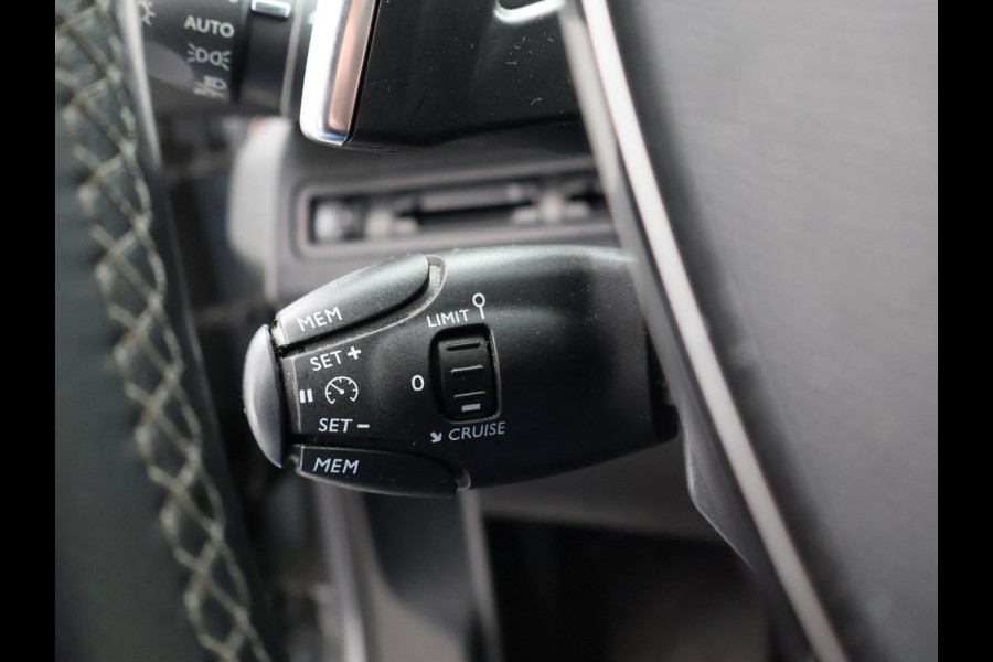 Peugeot 3008 1.2 PT 130 PK AUT. + TREKHAAK | 18 INCH | CAMERA | APPLE CARPLAY