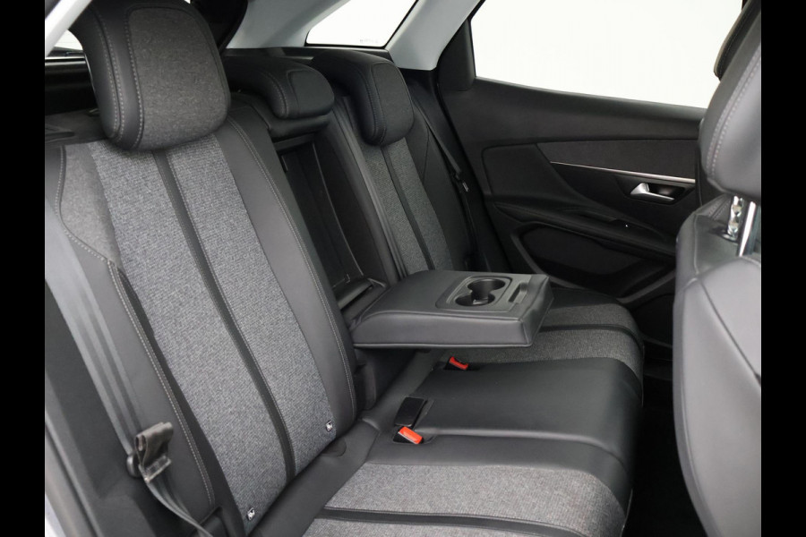 Peugeot 3008 1.2 PT 130 PK AUT. + TREKHAAK | 18 INCH | CAMERA | APPLE CARPLAY