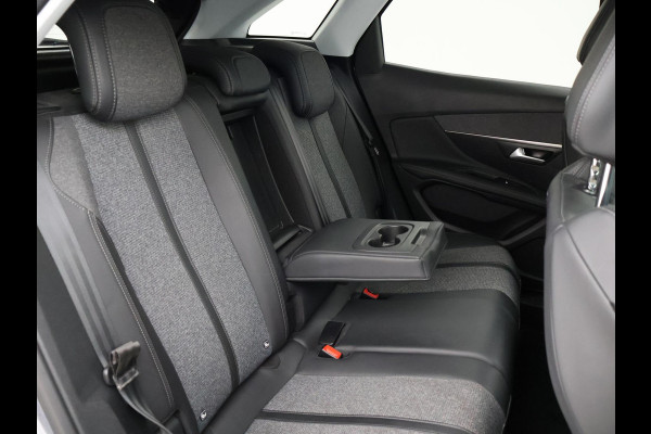 Peugeot 3008 1.2 PT 130 PK AUT. + TREKHAAK | 18 INCH | CAMERA | APPLE CARPLAY
