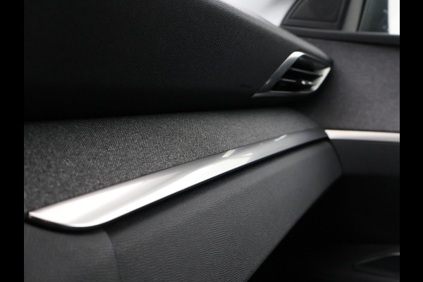 Peugeot 3008 1.2 PT 130 PK AUT. + TREKHAAK | 18 INCH | CAMERA | APPLE CARPLAY
