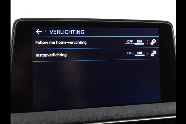 Peugeot 3008 1.2 PT 130 PK AUT. + TREKHAAK | 18 INCH | CAMERA | APPLE CARPLAY