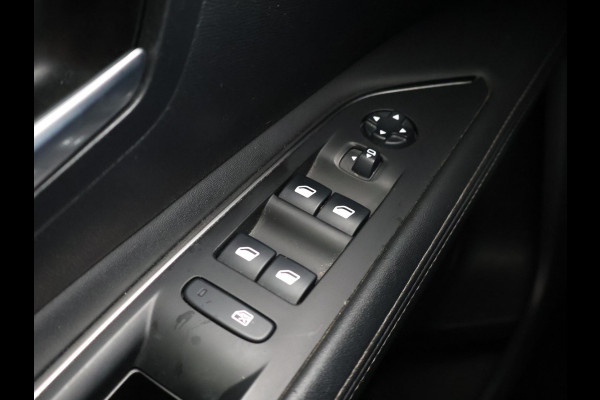 Peugeot 3008 1.2 PT 130 PK AUT. + TREKHAAK | 18 INCH | CAMERA | APPLE CARPLAY