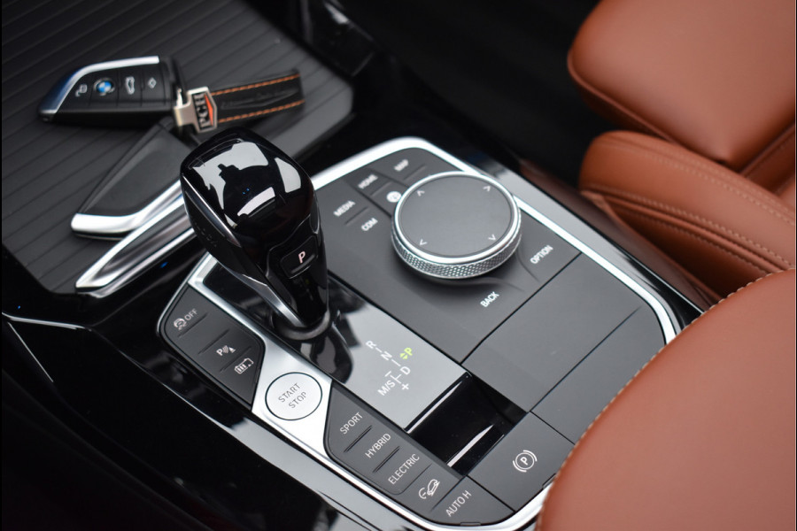 BMW X3 xDrive30e M-Sport Pakket 292 Pk Pano Tartufo Leder Individual HUD Memory Laser 20 Inch