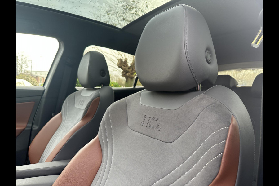 Volkswagen ID.4 Max 77 kWh Panoramadak ACC ErgoActive Trekhaak 21''LM